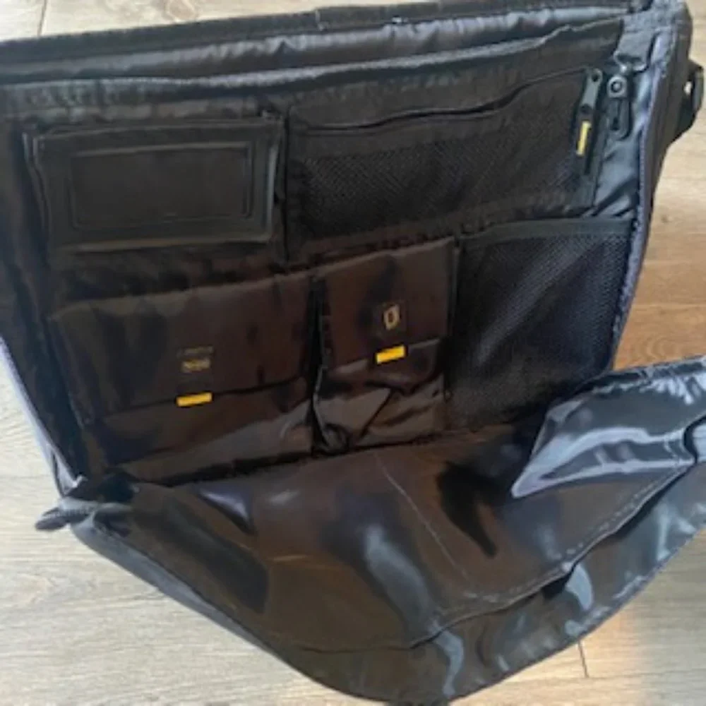 NWOT Targus UNISEX Laptop Briefcase